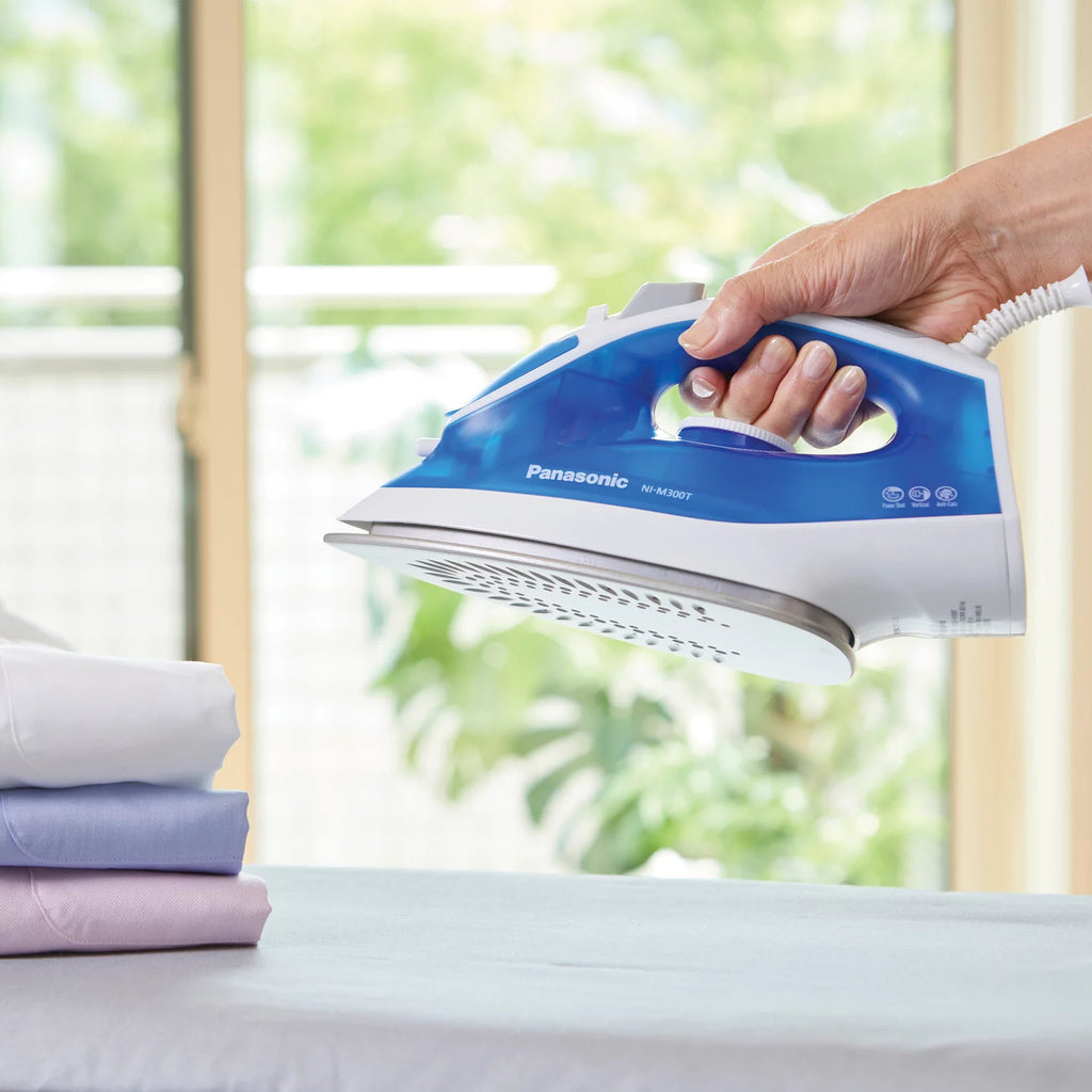 1500W Titanium Coated Sole Plate Steam Iron X222
