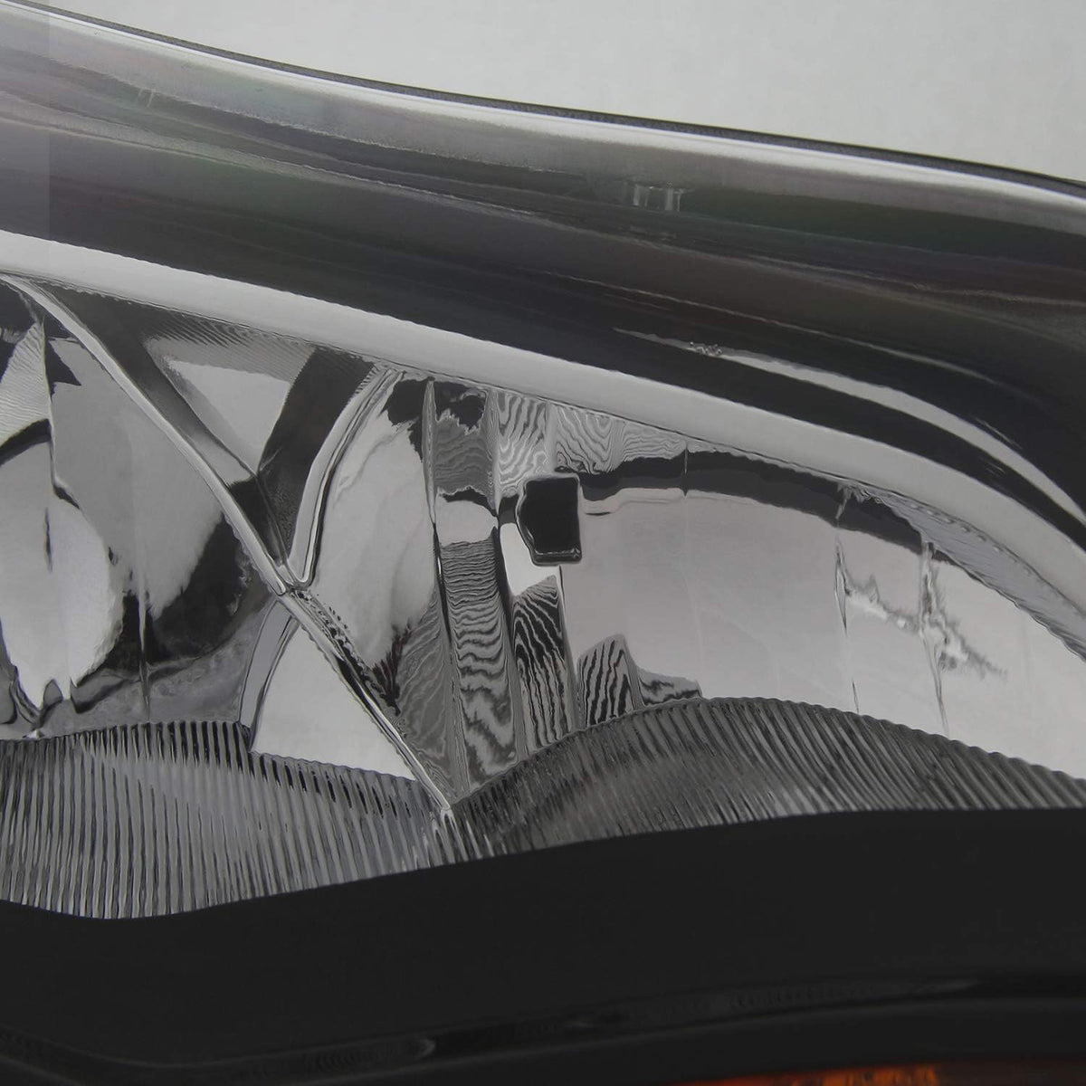 Black Trim Halogen Headlights Pair R1765