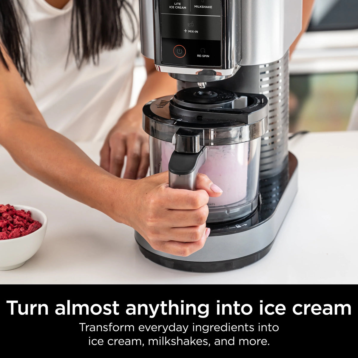 Ice Cream Maker with 2 Pints Q589