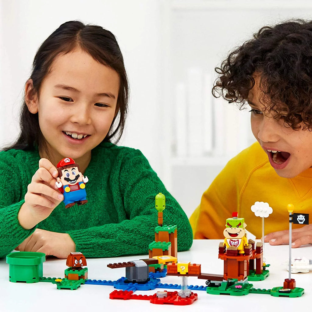 Super Mario Adventures with Mario Starter Course Building Kit, Interactive Set Featuring Mario, Bowser Jr. and Goomba Figures (231 Pieces) R91541